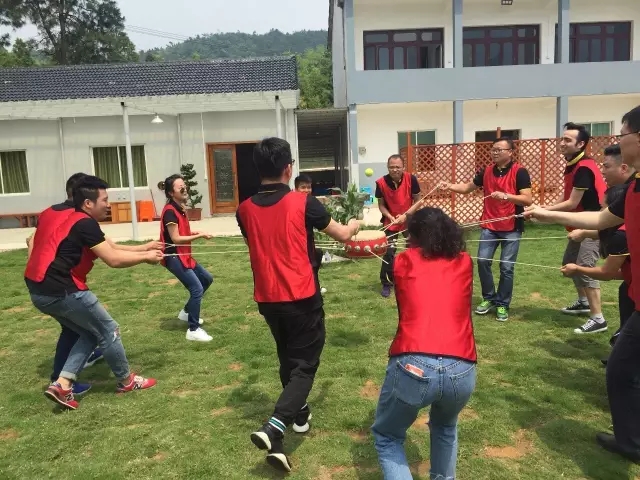“向梦想出发” Z6尊龙销售团建运动完善绽放