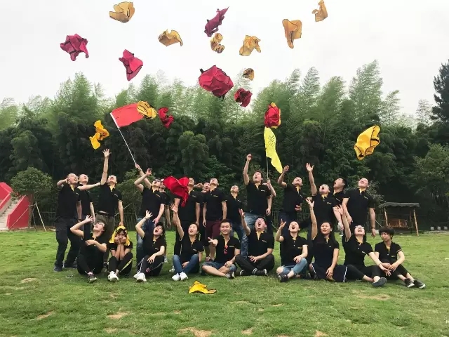 “向梦想出发” Z6尊龙销售团建运动完善绽放